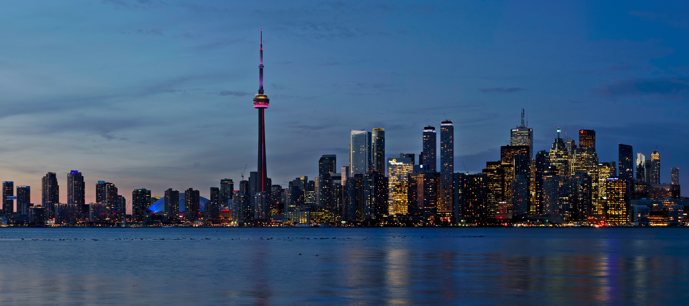 Toronto skyline at dusk